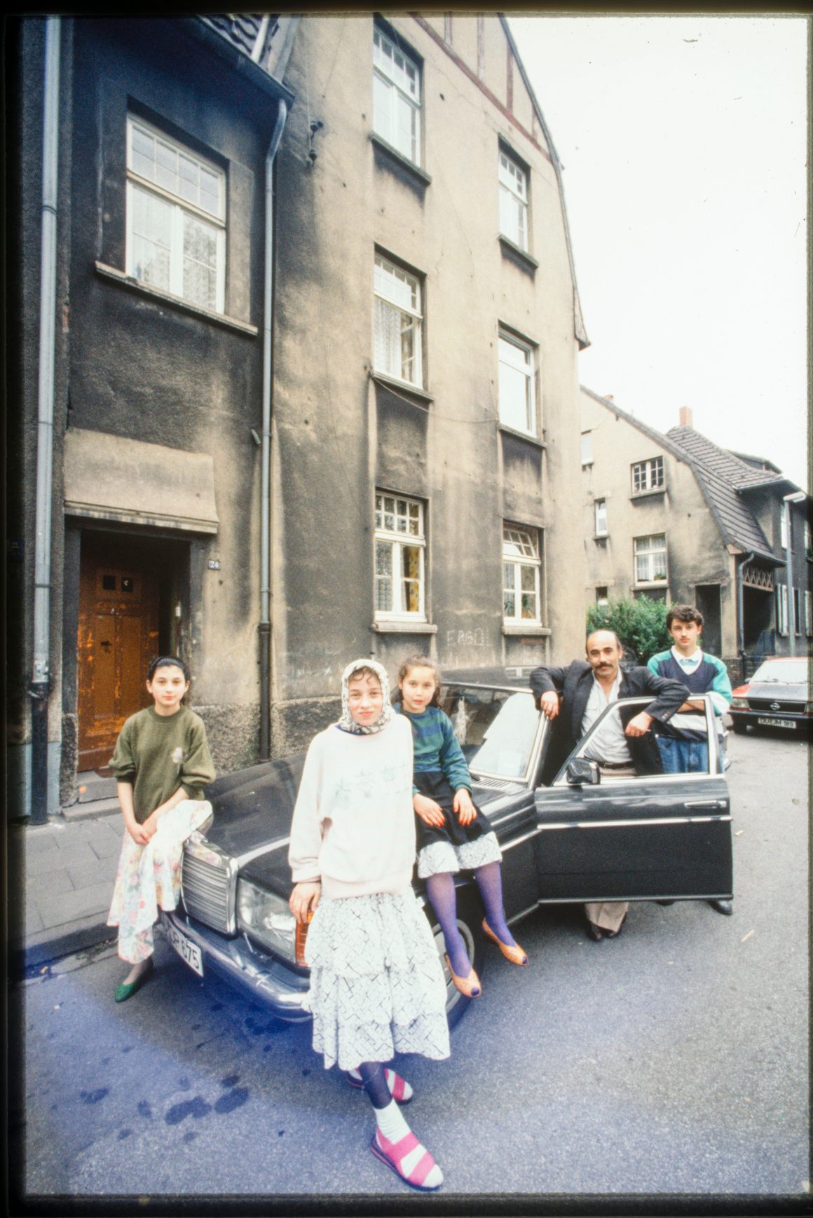 „Wir sind von hier. Türkisch-deutsches Leben 1990“ – Fotografien von Ergun Çağatay