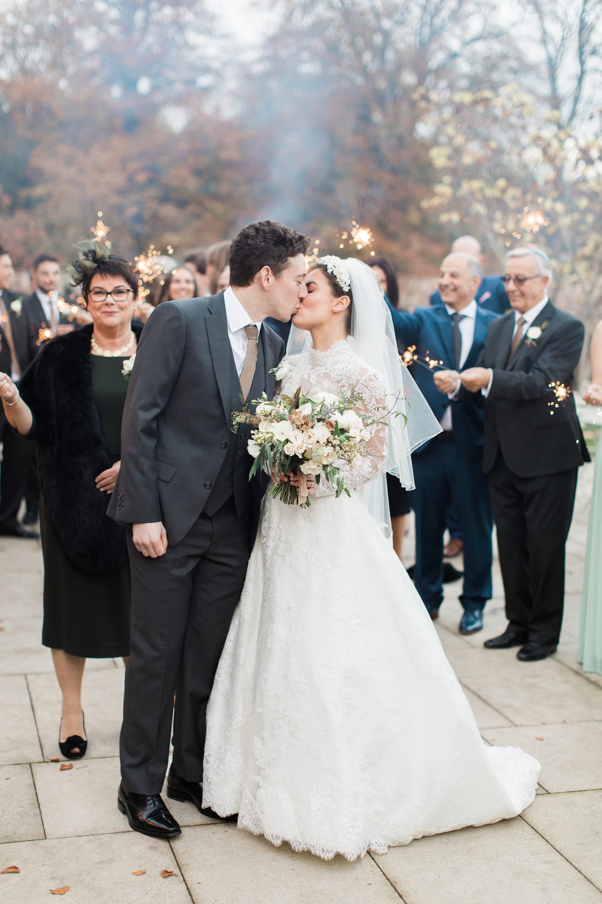 Amelia und Josh - Szene aus einer der multikulturellen Hochzeiten