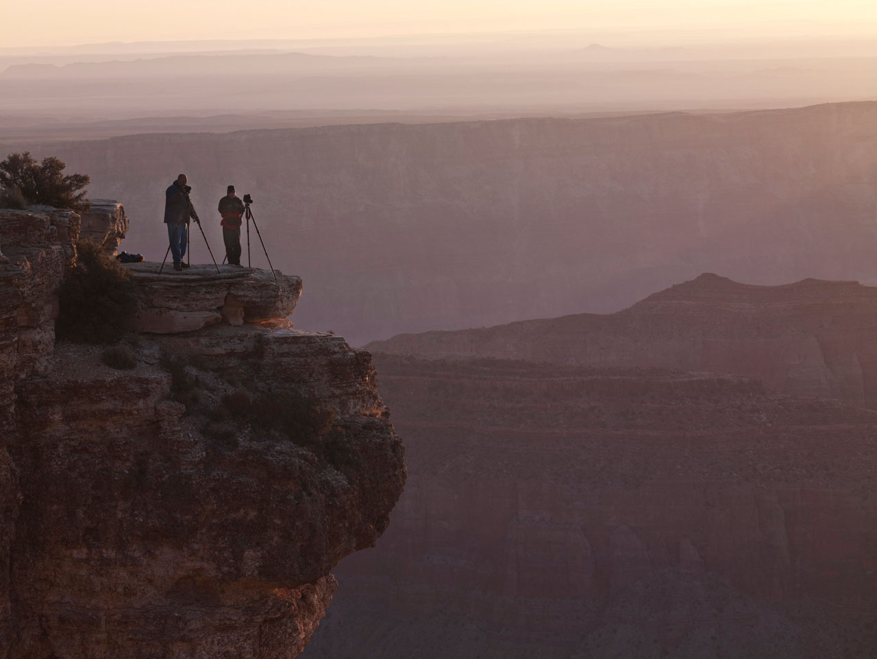 Der Klassiker: So nah wie geht an den Felsklippen. Dutzende Fotografen sind hierbei wegen einer kleinen Unachtsamkeit tödlich verunglückt. Bild: Micha Pawlitzki