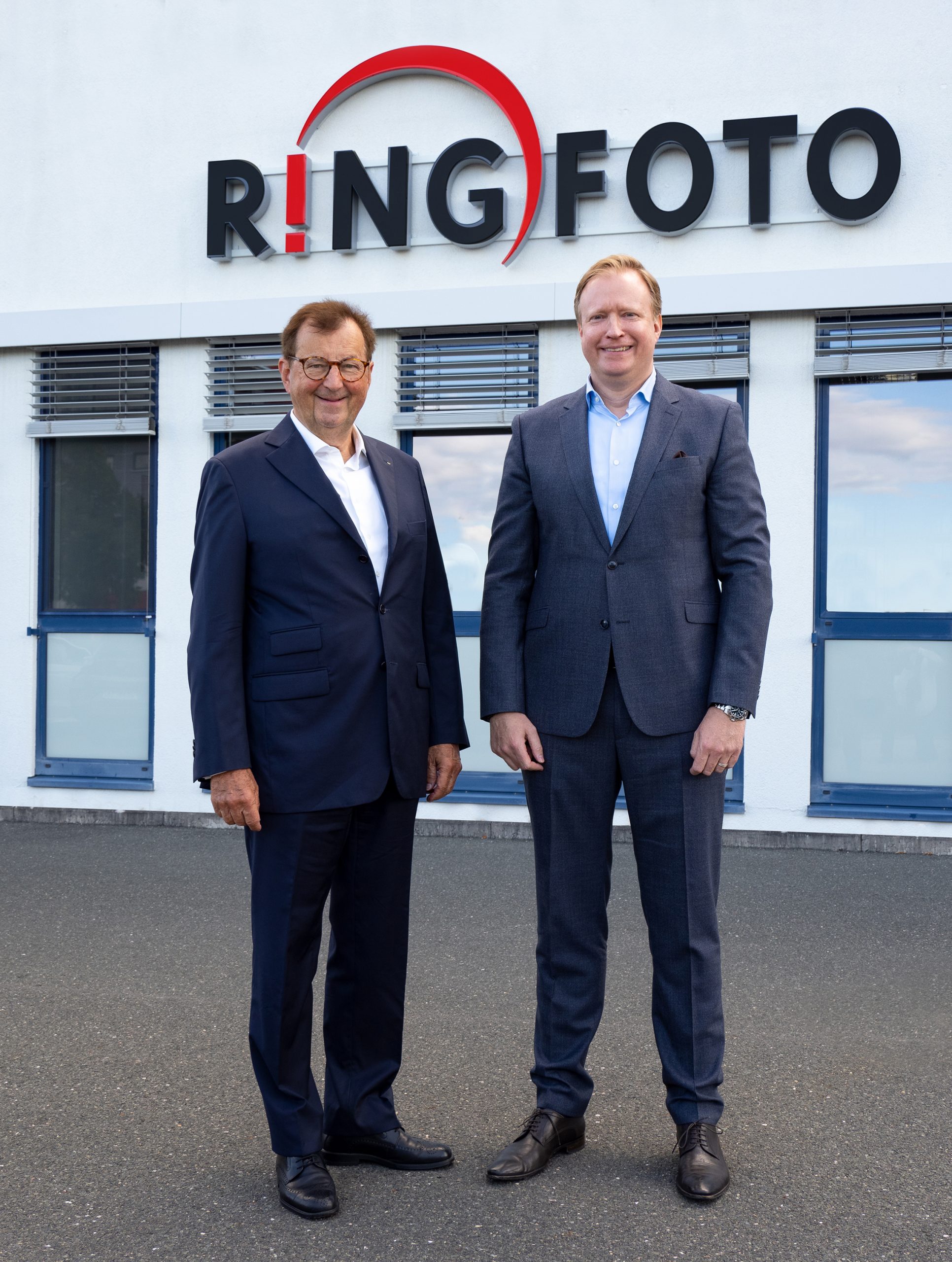 Rainer Th. Schorcht (links), Verwaltungsratsvorsitzender Ringfoto, 
