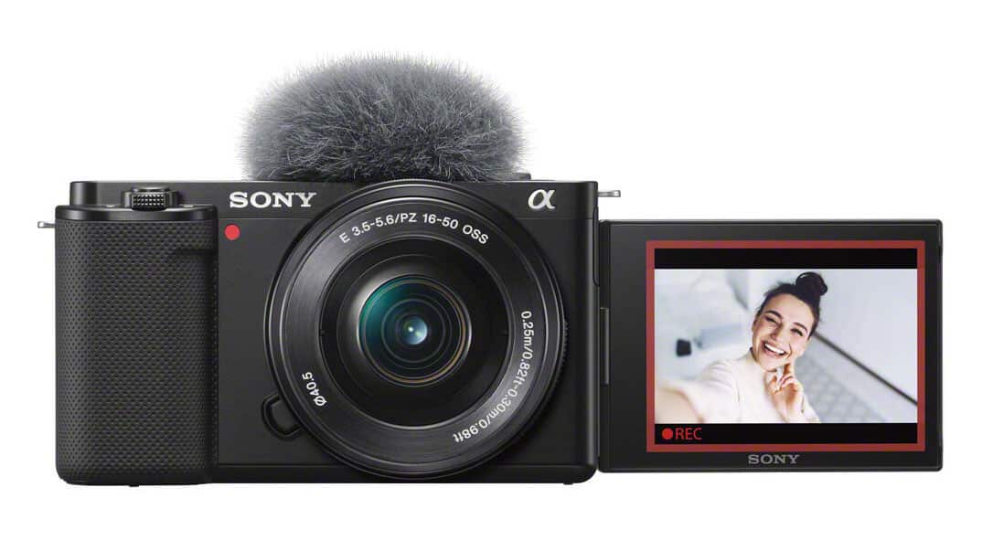 Die Sony ZV-E1 im Test. Monitor aufgeklappt