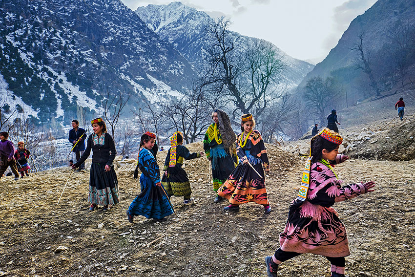 Les Kalash de l'Hindu Kush © Sarah Caron/Edition Lammerhuber