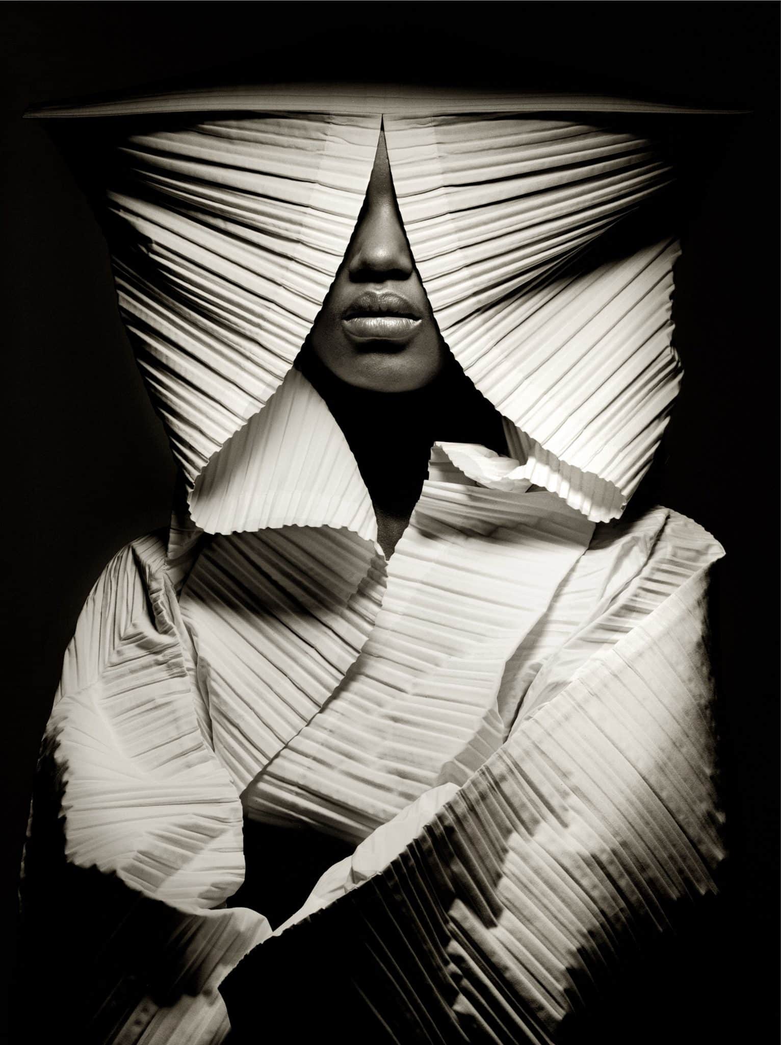 _Sebastian in Issey Miyake, New York City, 1989; Copyright: Albert Watson