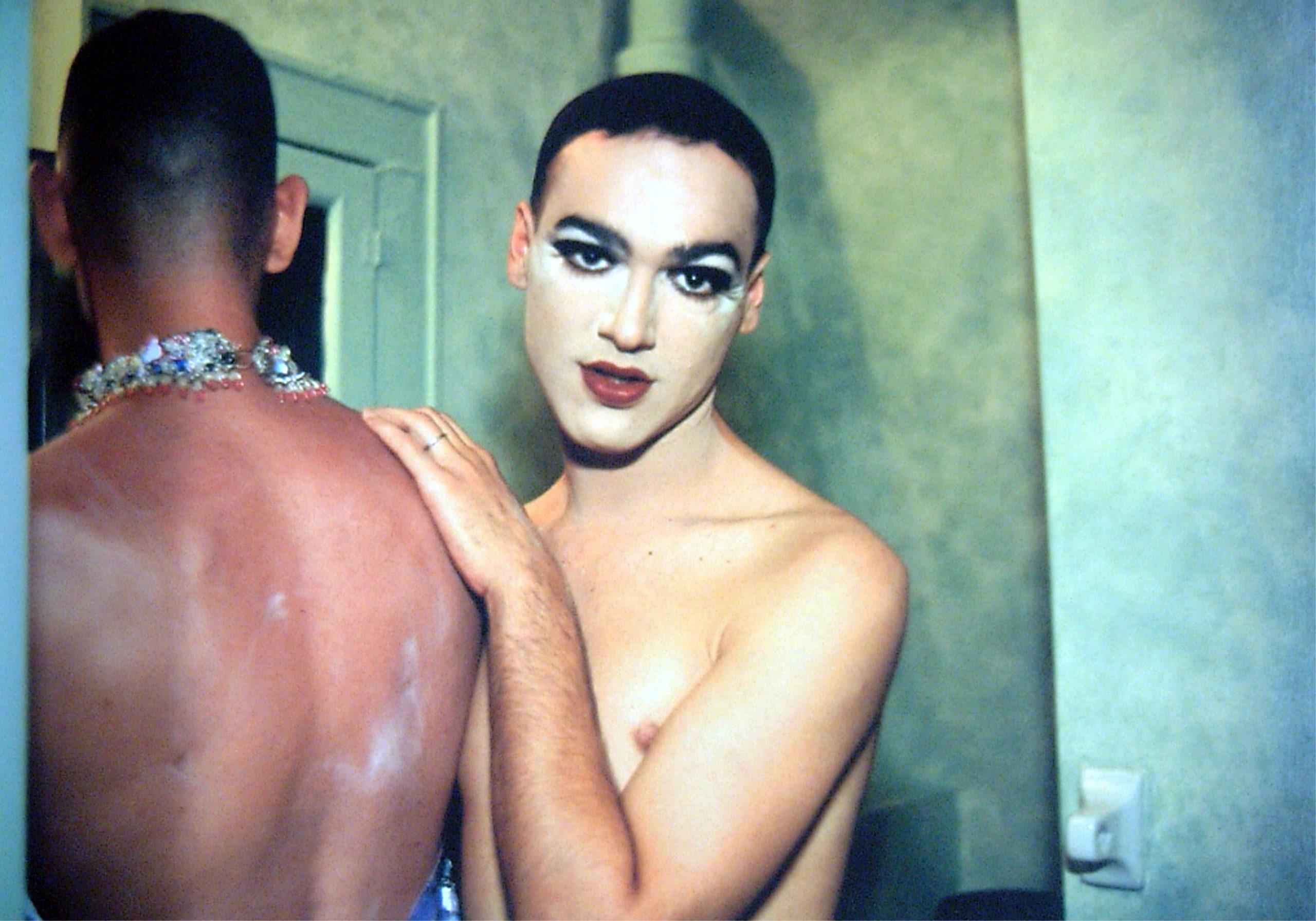 Nan Goldin, Jimmy Paulette And Tabboo! In The Bathroom, New York City. New York City 1991. Haus der Photographie/Sammlung F.C. Gundlach, Hamburg Copyright: © Nan Goldin.