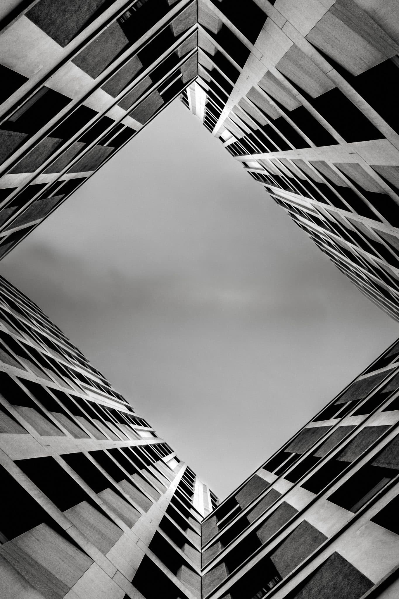 Testbild mit dem Voigtländer COLOR SKOPAR für Fuji X: Architektur in Schwarzweiß