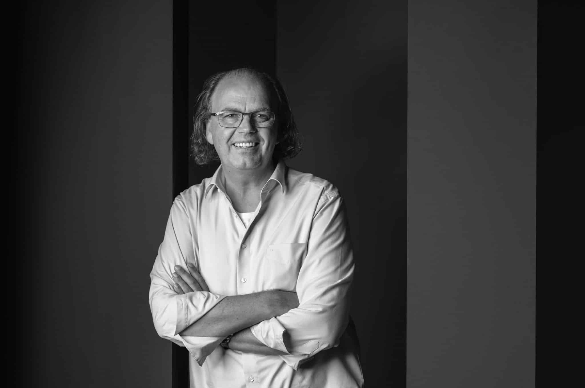 Hans Georg Esch, professioneller Architekturfotograf