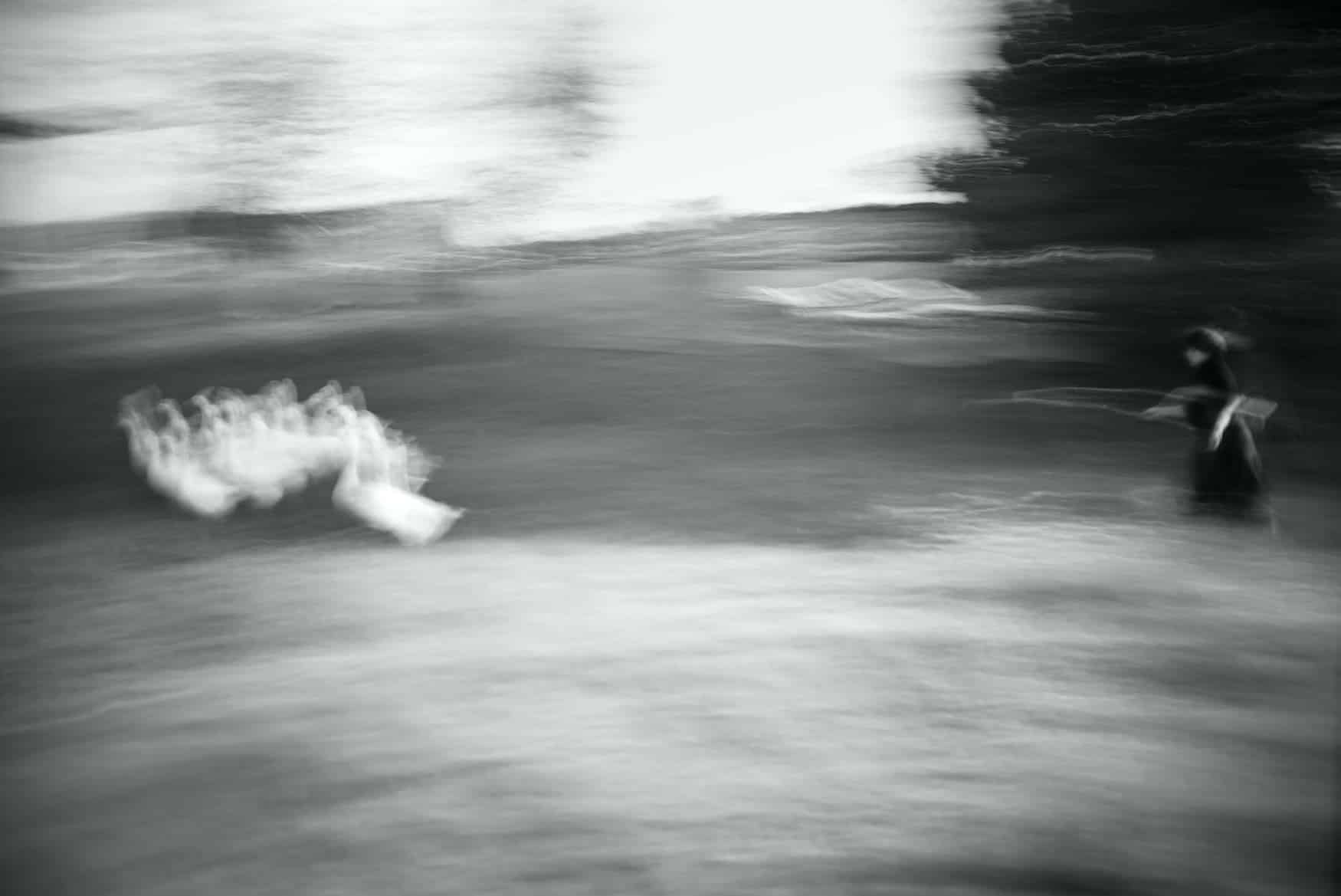 Die Königin der Gänse. 2021 © Emanuele Scorcelletti: Elegia Fantastica, Leica Galerie Wetzlar 2024