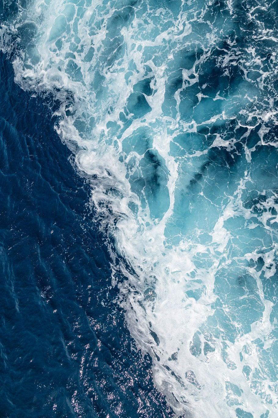 Titelbild der Ausstellung „Waves & Whispers“ von Bettina Meister (Bild: Bettina Meister)